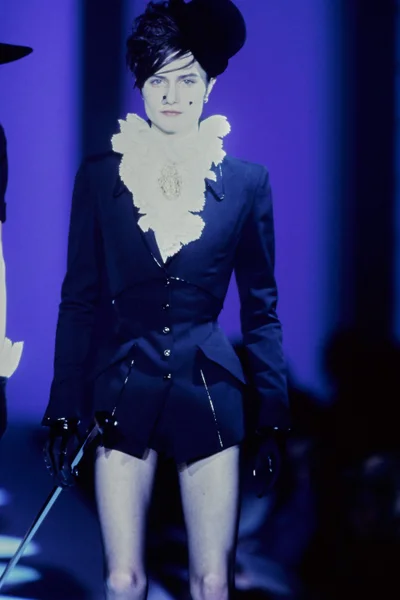 Look 30